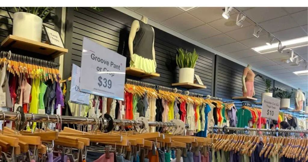 Shopping at a Lululemon Outlet In Stores Online MyPurseStrings